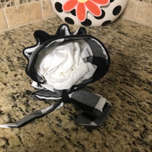 Bonnet - Picture 2 of 3